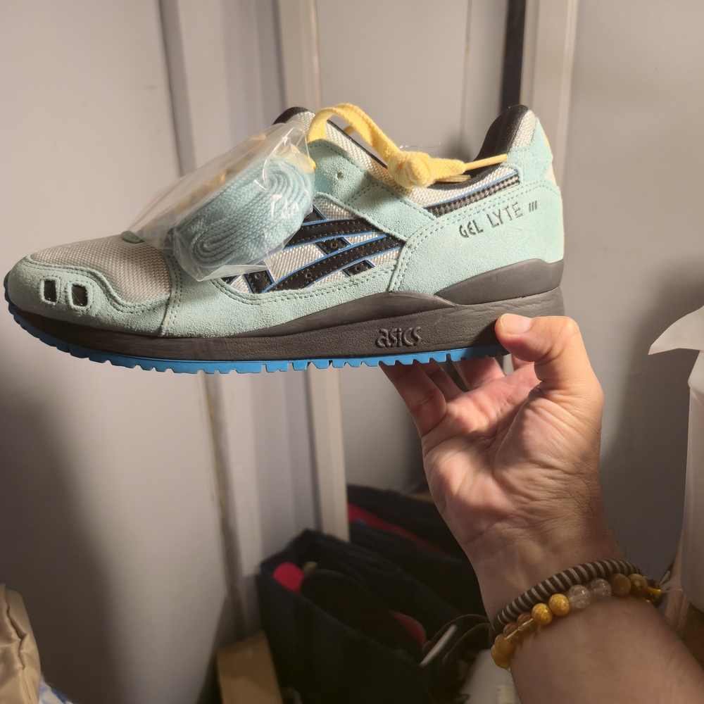 Asics Gel Lyte III Mint Blue with Yellow Accents - Picture 2 of 7